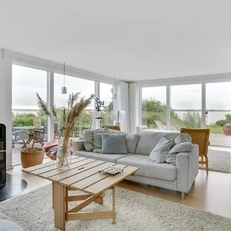 Sissela - 5m From The Sea By Interhome Ferienhaus