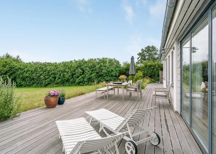 Sissela - 5m From The Sea By Interhome *