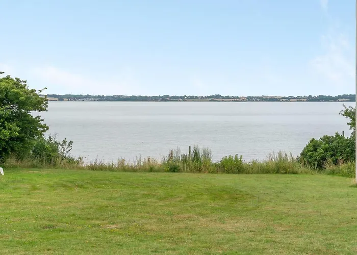 Sissela - 5m From The Sea By Interhome Nyaraló